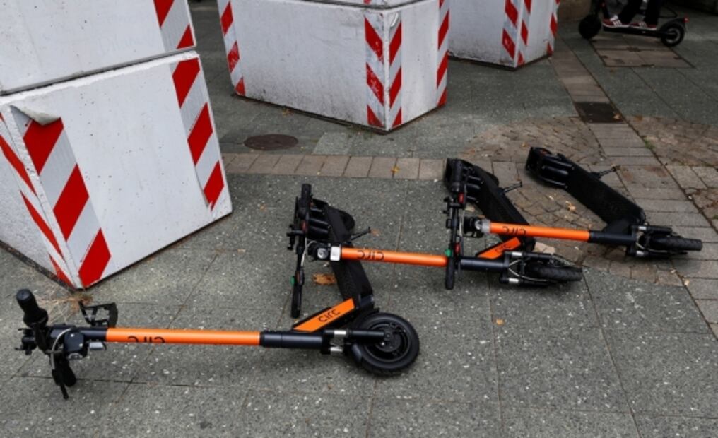 Entre aceptación y rechazo: scooters eléctricos causan debate en Europa
