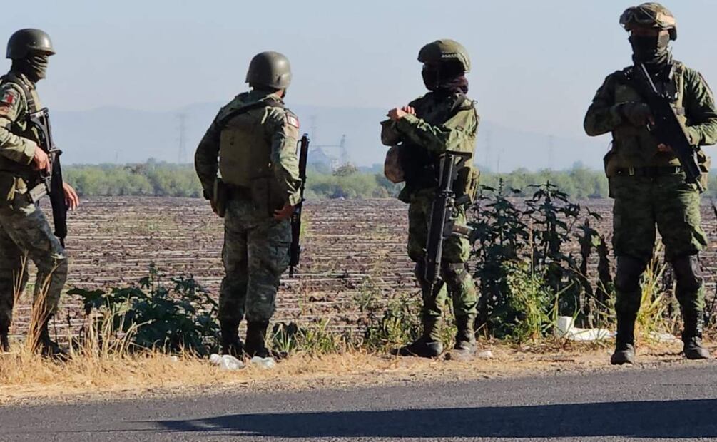 Personal militar son objeto de disparos con armas automáticas en Imala, Sinaloa (22/05/2025). Foto: Cortesía