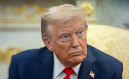 Trump amenaza a China con nuevos aranceles si no exporta sus imanes de tierras raras; podría imponer tarifa de 200%