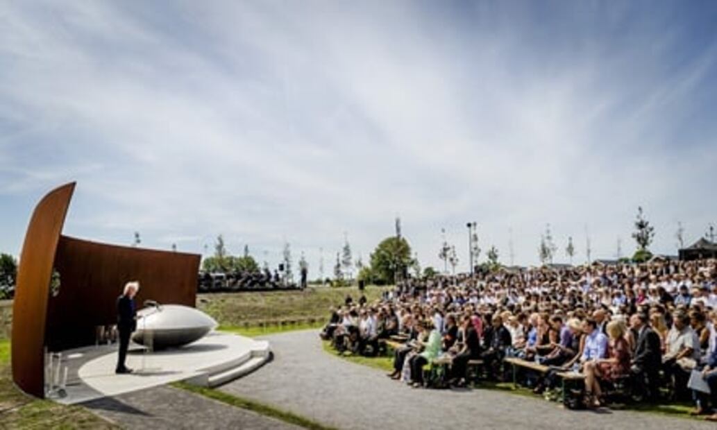 Inauguran monumento en memoria a las víctimas del vuelo MH17