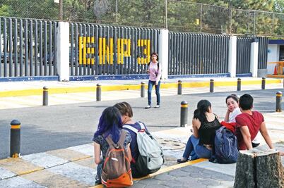 Desalojan la Preparatoria 3 por objeto sospechoso en Gustavo A Madero
