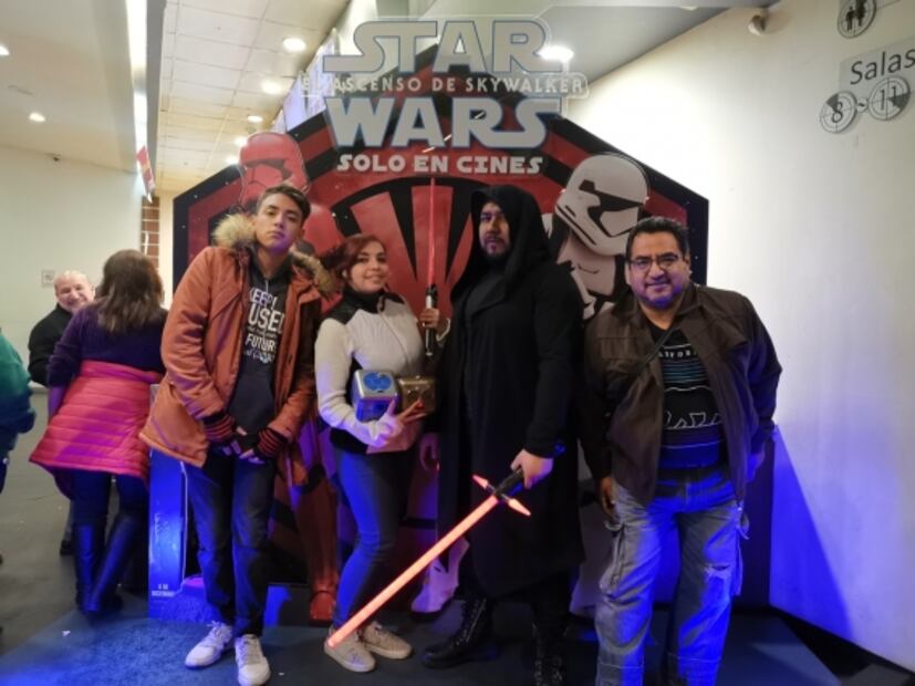 Generaciones de fans de Star Wars comparten estreno de "El ascenso de Skywalker"