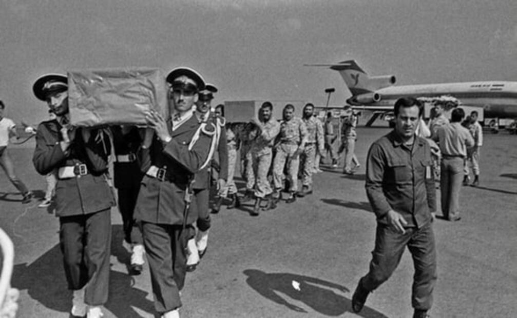 Cuando EU derribó en 1988 un avión iraní con 290 personas a bordo "por error" 