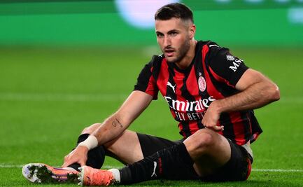 Técnico del Milan asegura que Santiago Giménez "no merecía salir" del partido ante Juventus en la Serie A