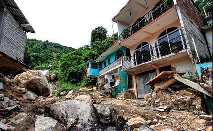 FOTOS: A un año del paso del huracán John por Acapulco, vecinos viven entre casas destruidas y promesas incumplidas