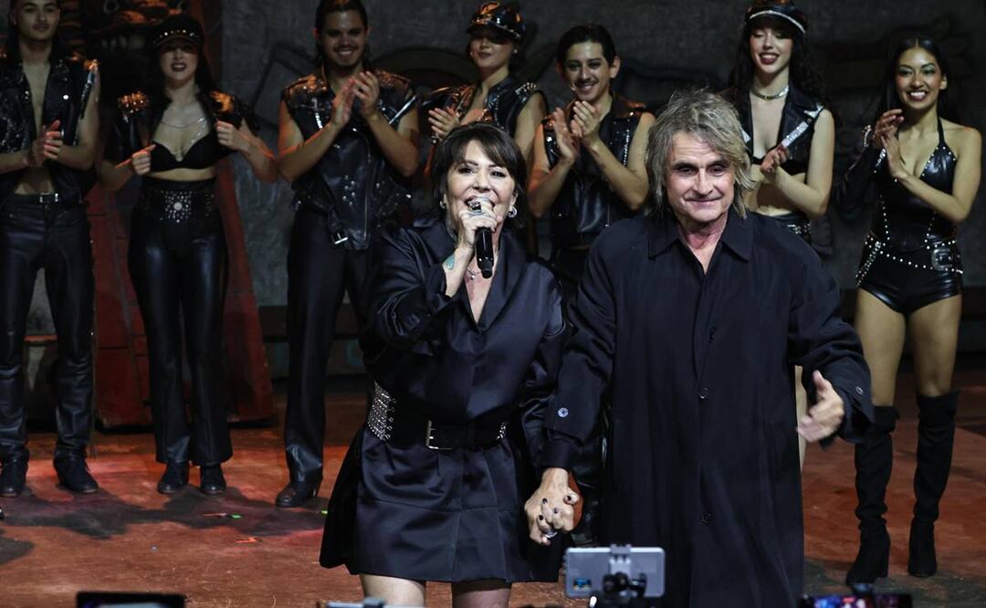 Alejandra Guzman, madrina,  y Nacho Cano, durante la función del primer aniversario del musical, "Malinche", en el Frontón Mexico, de la Ciudad de México.
Clasos/foto/Alfonso Manzano/