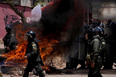 Luis Arce denuncia que "grupos armados" tomaron 3 cuarteles militares; son simpatizantes de Evo Morales, acusa