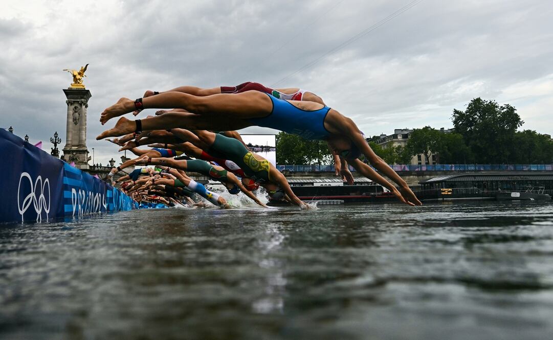 Prueba de triatlón en el Río Sena, durante los Juegos Olímpicos de París - Foto: Xinhua