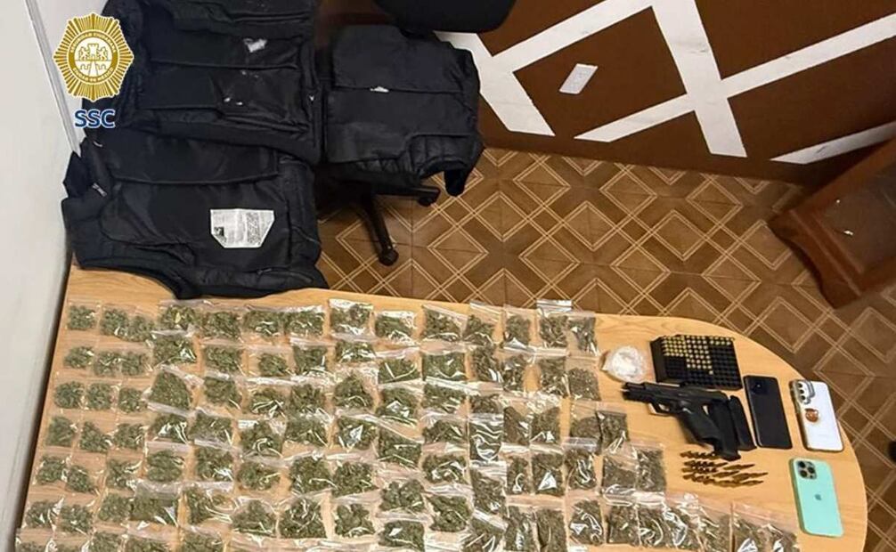 Detienen en Coyoacán a pareja por realizar disparos al aire; les decomisan 2 chalecos balísticos y 82 cartuchos. Foto: SSC CDMX