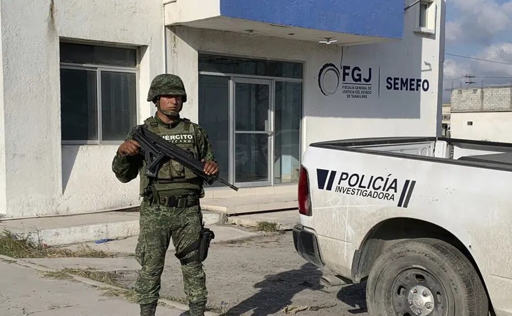 Soldado del ejército custodia sede de la Fiscalía de Tamaulipas. Foto: Archivo / AP