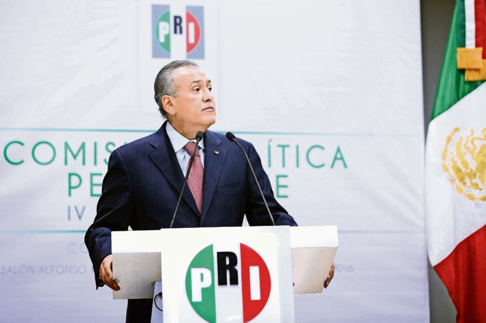 El ex presidente del PRI, Manlio Fabio Beltrones, afirma que de momento se dedicará a reflexionar en cómo impulsar al partido (ARCHIVO EL UNIVERSAL)