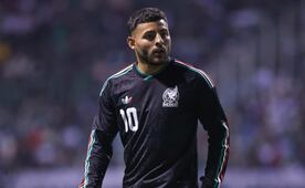 Alexis Vega se lanza contra reportero y explica su estado físico rumbo al Mundial
