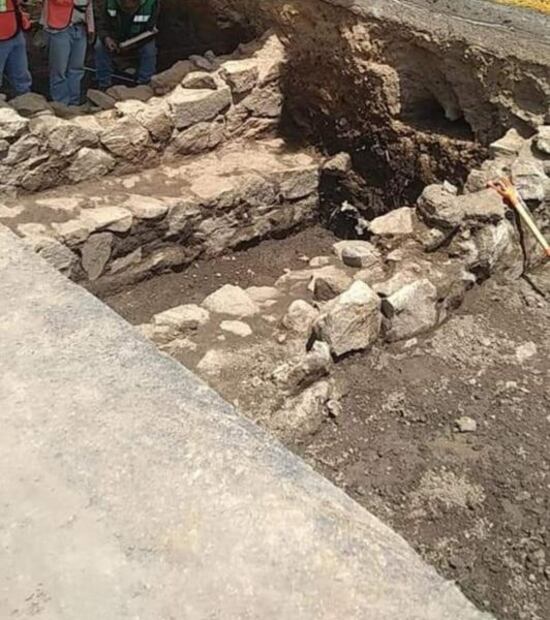 Por posible hallazgo de vestigios arqueológicos, suspenden obra de trolebús Iztapalapa-Chalco