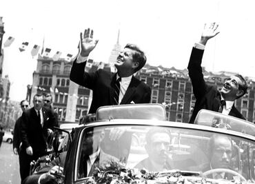 De la emoción por ver a John F. Kennedy en la Ciudad de México, un hombre murió de un infarto