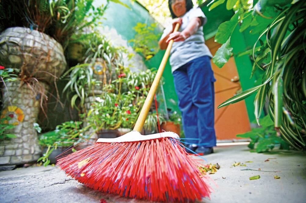 En México, 2.4 millones de personas trabajan en el hogar de manera remunerada, 5% de la población ocupada (ARCHIVO EL UNIVERSAL)