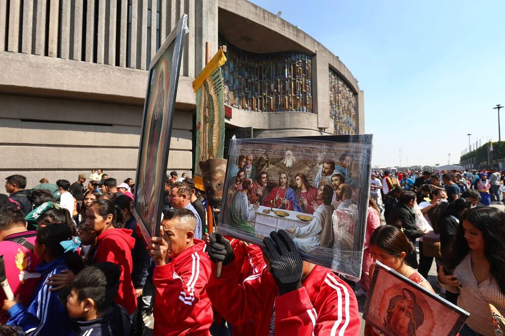 Distintas peregrinaciones continúan llegando a la basílica de Guadalupe para para celebrar a la virgen morena. Fotos: Berenice Fregoso/ EL UNIVERSAL