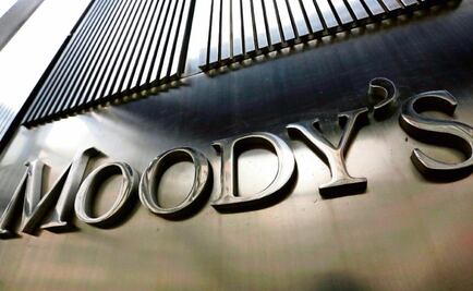 Menores ingresos generarán un déficit fiscal más elevado en México: Moody's