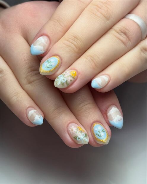 Los diseños florales no fallan esta temporada. Foto: Especial. Instagram @lexi.loves.nails