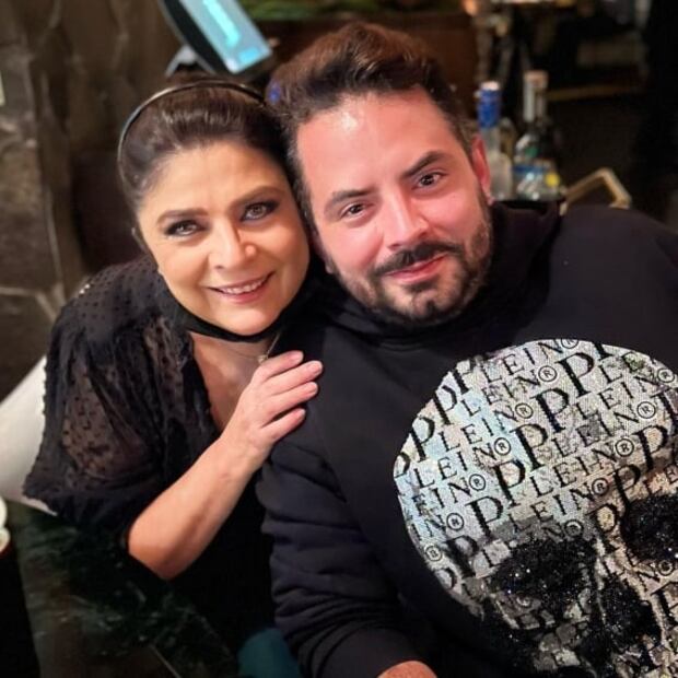 Esta fue la canción que Eugenio Derbez le dedicó en una serenata a Victoria Ruffo cuando estaban enamorados