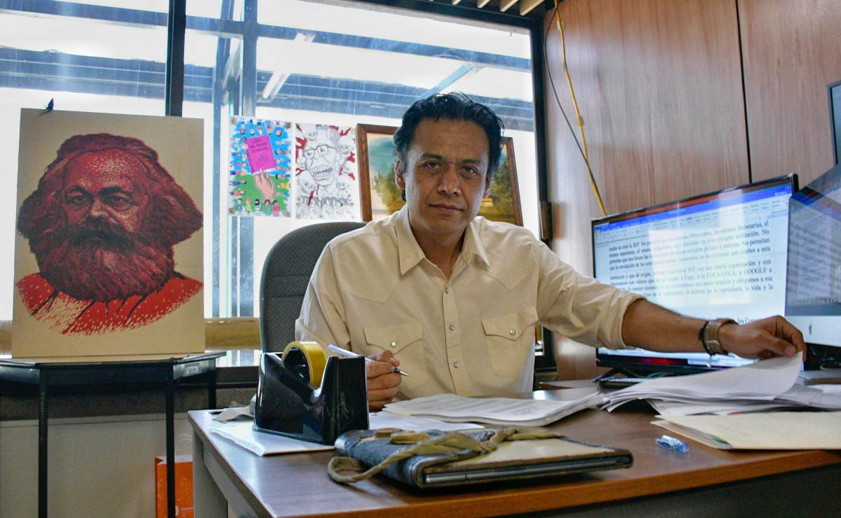 Marx Arriaga se retiró de su oficina después de permanecer cuatro días atrincherado en las inmediaciones de la SEP, el pasado 17 de febrero de 2026. Foto: Fernanda Rojas/ EL UNIVERSAL