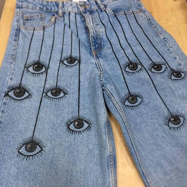 Los jeans de doble tono se vuelven la  tendencia de la temporada