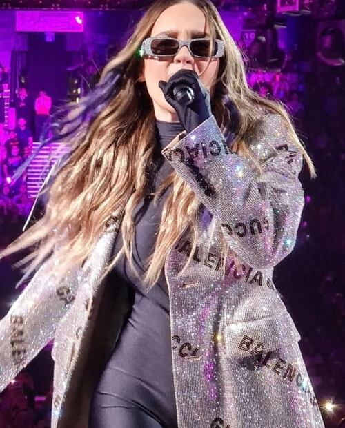 Belinda vuelve a cambiar de look para el 2000s pop tour