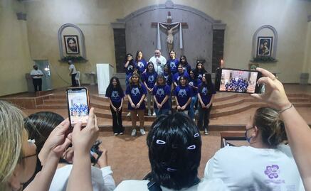 Asisten a misa sobrevivientes del incendio en la Guardería ABC