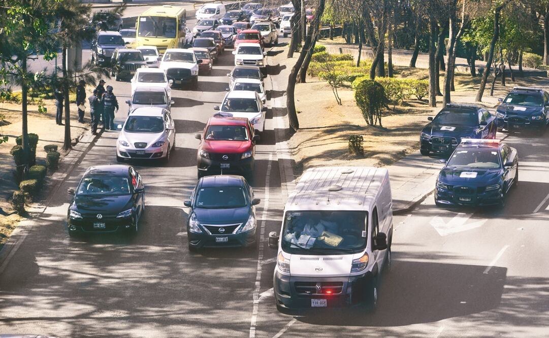Este lunes 16 de marzo no circulan los autos con engomado amarillo