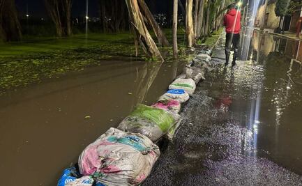 Fuertes lluvias en CDMX dejan 16 encharcamientos, caída de 15 árboles y cortocircuitos; atienden desbordamiento en Tláhuac