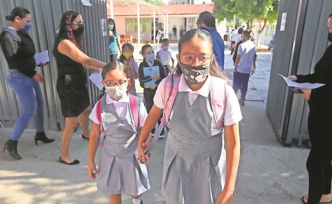 Regreso a clases 2021: 6 errores al poner el cubrebocas a tus hijos