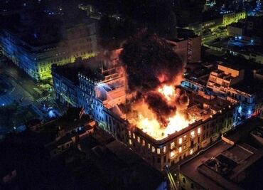 Jornada de la "toma de Lima" termina con enfrentamientos e incendio de edificio; hay un muerto y 16 heridos
