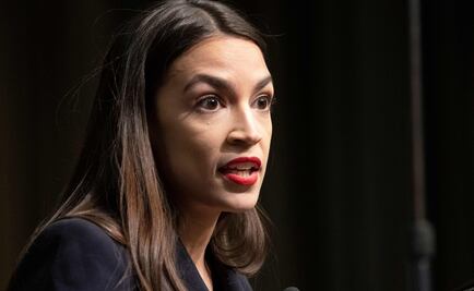 Alexandria Ocasio Cortez denuncia que albergues para migrantes en EU son "campos de concentración"