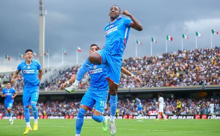 Cruz Azul gana en CU y manda a la cuerda floja a Pumas