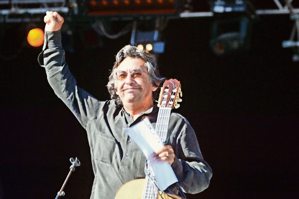 Además de cantar, fue escritor (ARCHIVO EL UNIVERSAL)