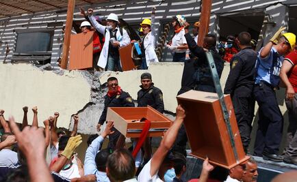 Rescatistas persisten en sacar a Frida de escuela Enrique Rébsamen