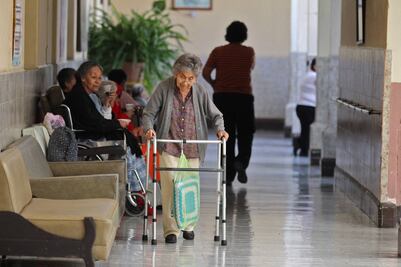 En México sólo existen 401 médicos geriatras certificados