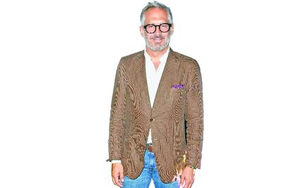 Arath de la Torre vuelve a la conducción 20 años después "y con más canas"