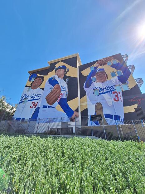 Así es el impresionante mural de Fernando Valenzuela en Los Ángeles - Foto: Sebastián García/EL UNIVERSAL