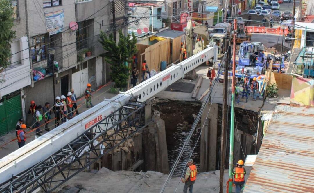 SEGIAGUA contempla 15-20 días para la reparación del socavón en Iztapalapa.
Foto: Darío Luna