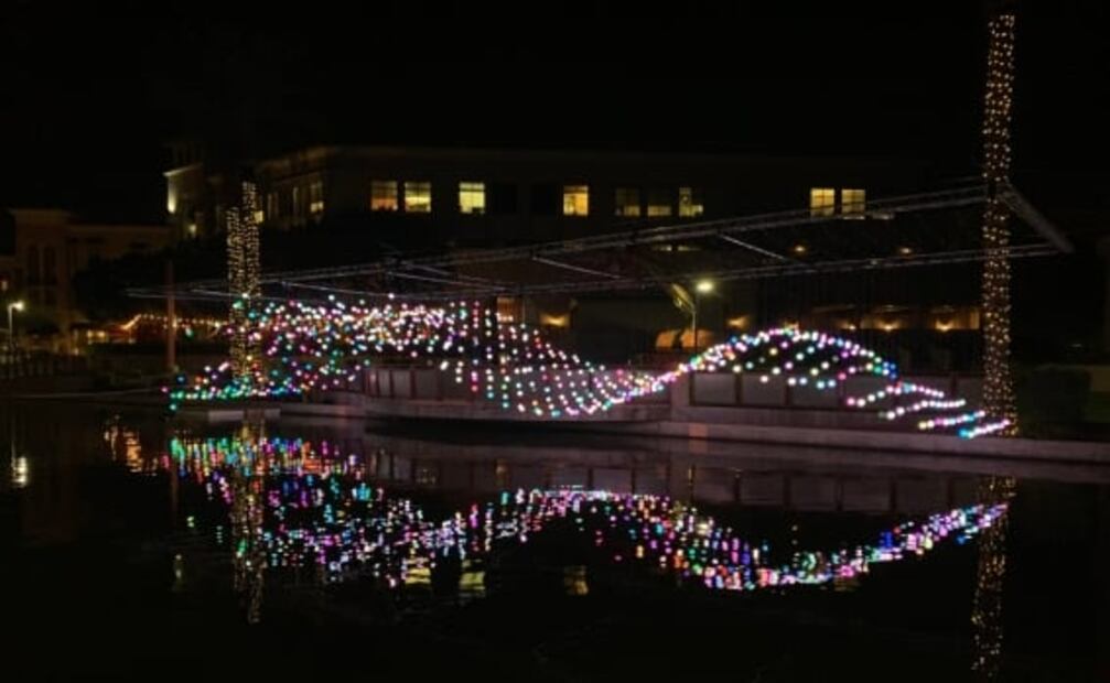 Wave, la exposición de luces de colores llega a Antara, Polanco