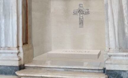 Tras el funeral del Papa, cardenales rezarán en la tumba de Francisco; serán los primeros en visitarla