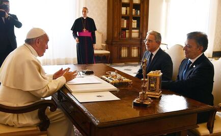 Papa reúne a Santos y Uribe en el Vaticano