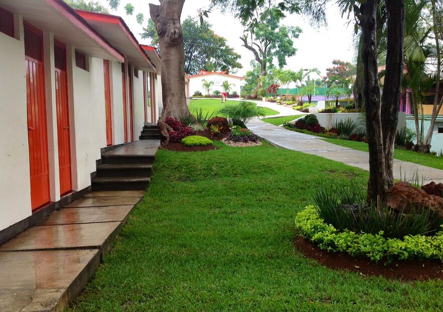 Entrada principal del balneario Agua Hedionda, con señalización y acceso para todo el público. Foto: Facebook Agua Hedionda