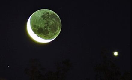 En la conjunción de mañana, ¿Qué planeta se acercará más a la Luna? 
