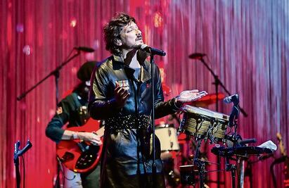 Se ponen “locos” con Larregui 