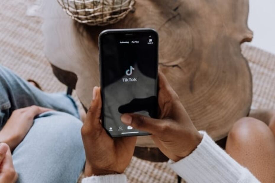 ¿Cómo reiniciar TikTok para ver contenido diferente?