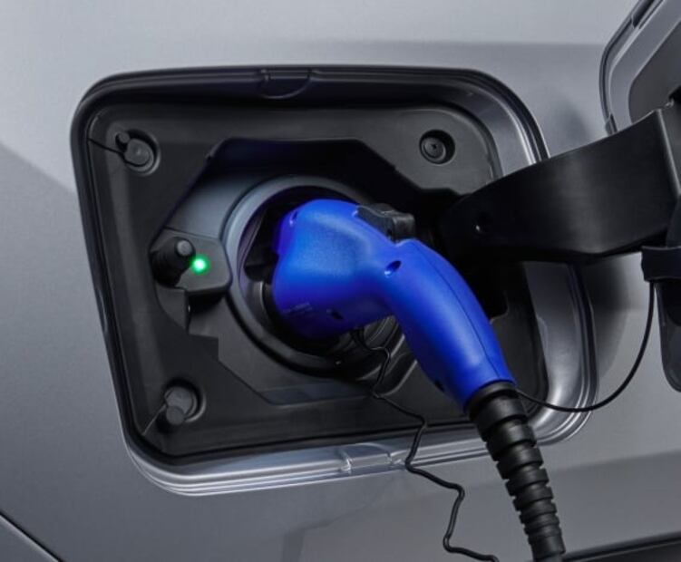 Tokio instalará cargadores de autos eléctricos en departamentos