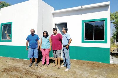 En Istmo entregan casas monolíticas y resistentes a sismos