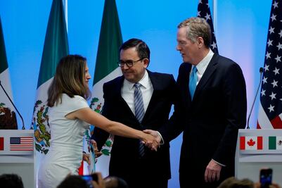 EU, con interés de negociar TLCAN; Canadá y México admiten diferencias