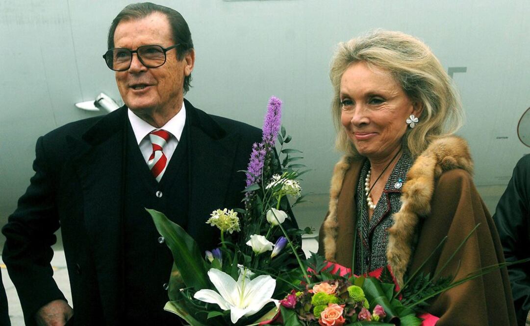 Roger Moore  con su última esposa Kristina Tholstrup. FOTO: Archivo